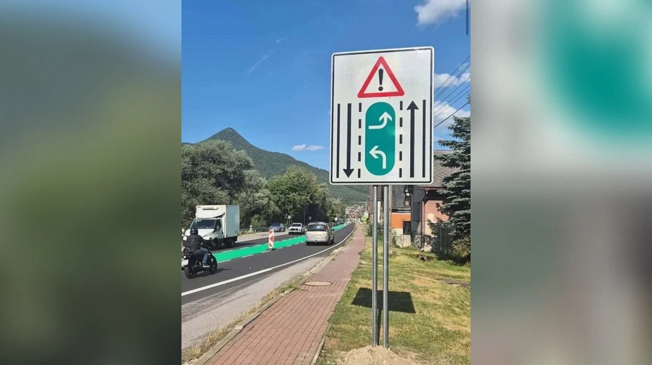 Zmätočný pruh pri Ružomberku je po novom zelený. Vodičov zaskočila aj značka, akú ešte nevideli