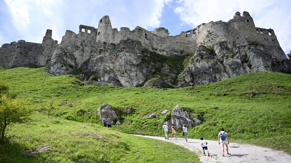 Slovenské hrady ožívajú: Na ich obnovu pôjdu milióny eur