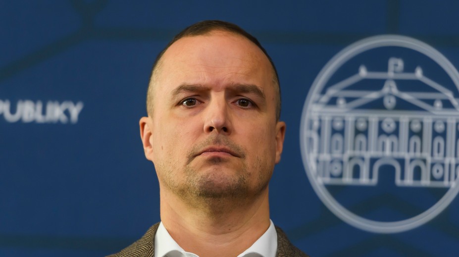 Poradca premiéra David Lindtner sa vzdal funkcie sudcu. Erik Kaliňák ho spomínal ako budúceho možného generálneho prokurátora