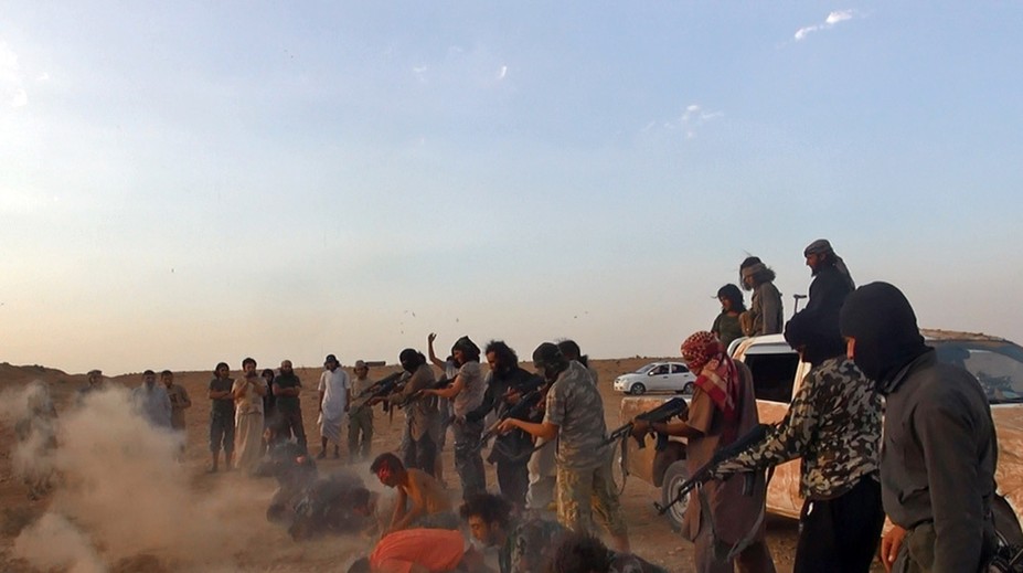 Z Iraku a Sýrie sa vracajú do Európy bojovníci, štáty si nevedia rady