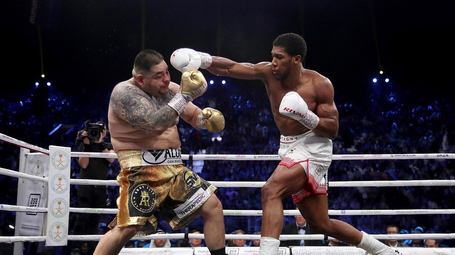 Kráľ je späť! Anthony Joshua zobral opasky Andymu Ruizovi