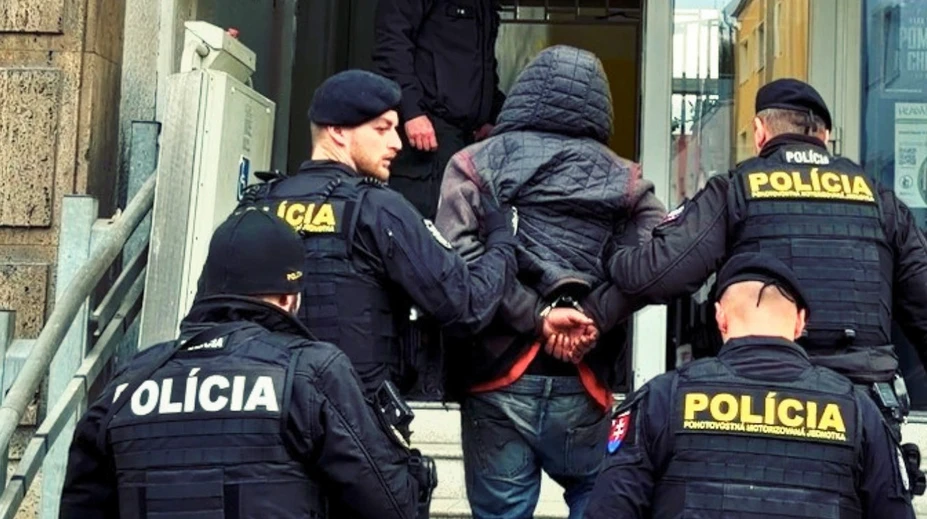 Rodinná tragédia na strednom Slovensku: Syna (27) obvinili z vraždy otca (†51), mal naňho zaútočiť sekerou