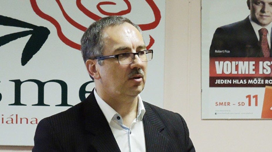 Maňka tvrdí, že Kotleba znížil majetok kraja. Uhrík mu oponuje