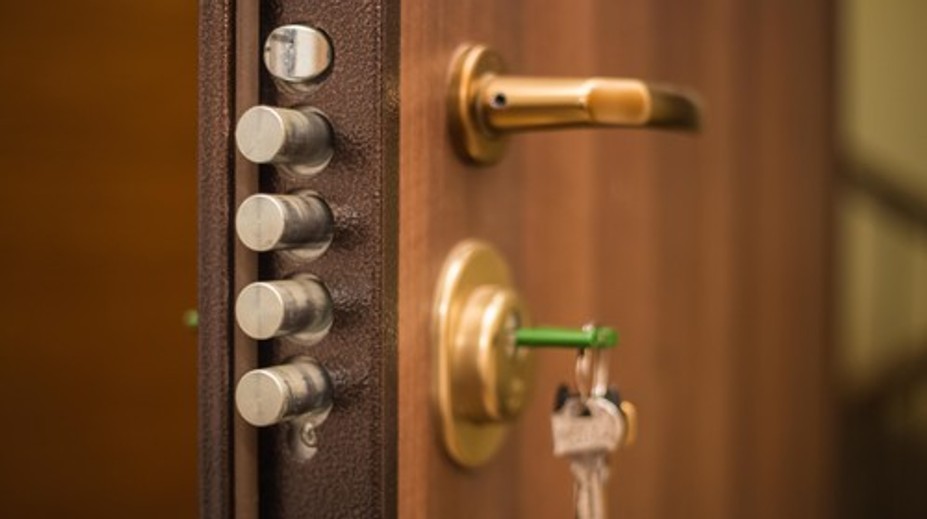 Zlodeji vedia presne, kadiaľ ísť. Odborník radí, ako sa chrániť pred nechcenými návštevníkmi