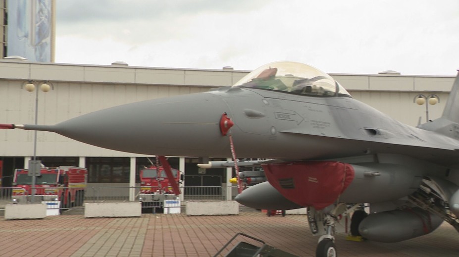 F-16, Black Hawk aj drony zo Slovenska. Bratislava ukazuje vojenskú techniku budúcnosti