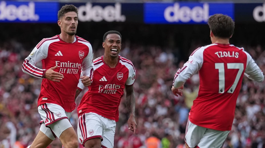 Obhajca titulu ťažký test zvládol, bezchybnú bilanciu má aj po londýnskom derby. United len s remízou