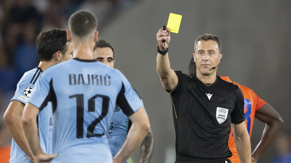 Rozzúril fanúšikov aj Yayu Tourého. Nemecký rozhodca sa v minulosti zaplietol do korupcie