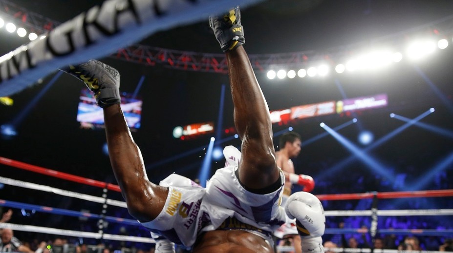 Dostal nakladačku. Pacquiao zdolal Bradleyho a získal opasok WBO