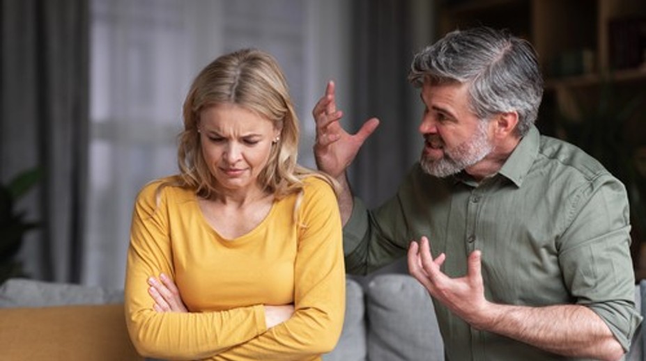 Psychické násilie zažíva takmer polovica žien na Slovensku. Odborníčky vysvetľujú, ako z neho uniknúť