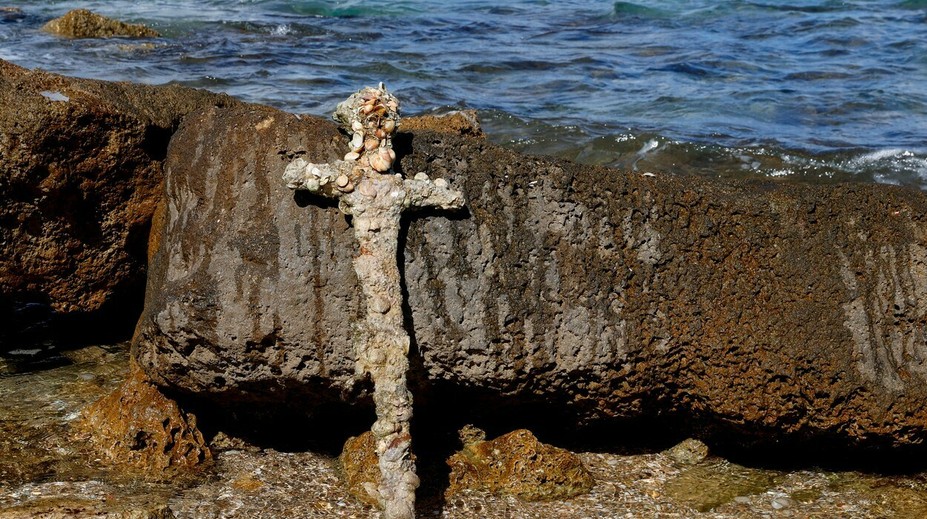 Potápač našiel na dne mora vzácny artefakt, ktorý vás vráti v čase o 900 rokov