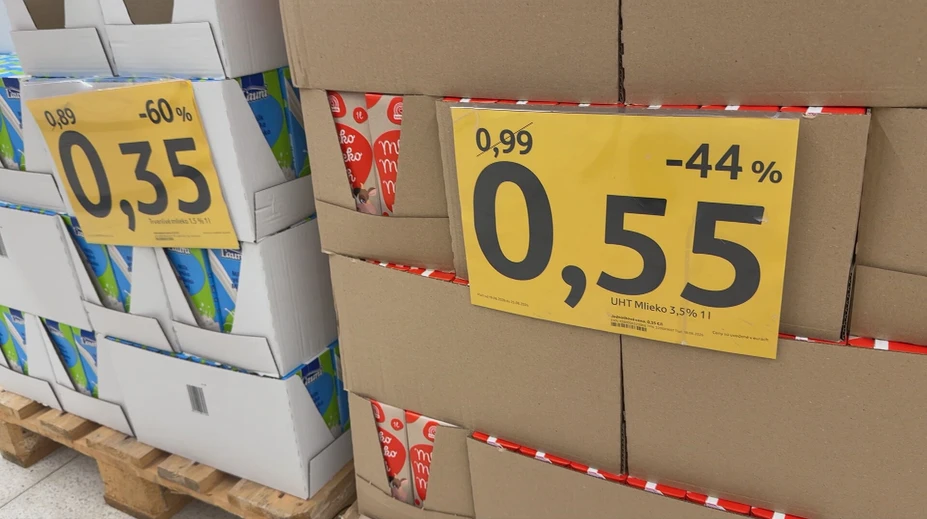 Maslo za euro, mlieko za pár desiatok centov. Za nízkymi cenami sa skrýva vážny problém
