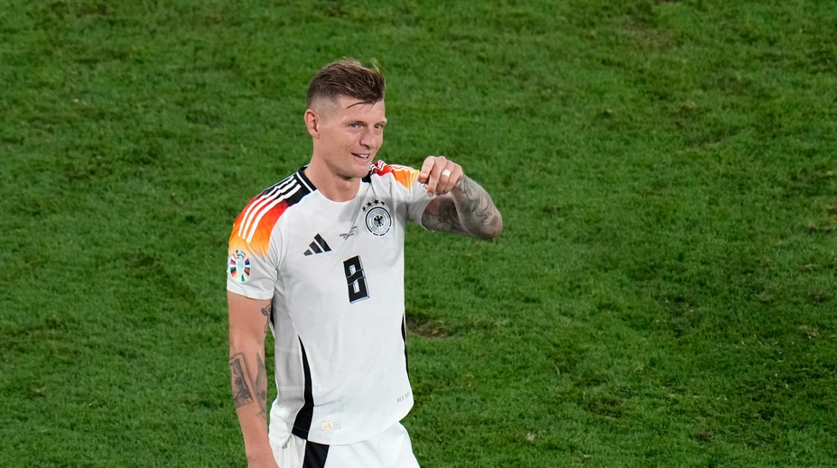 Hviezdna kariéra ho nezmenila, Toni Kroos dostal vyznamenanie: Nadácia mi pomohla uvedomiť si, čo je dôležité