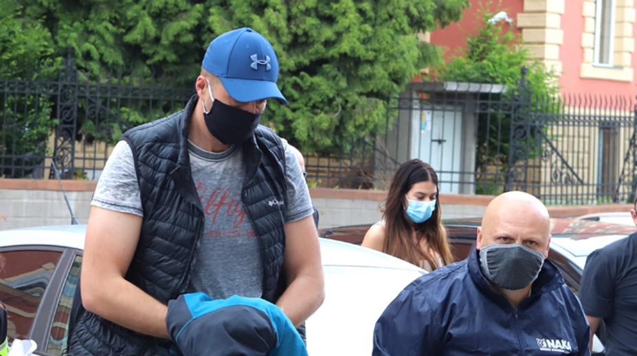 Bývalý obchodný riaditeľ Štátnych lesov ostáva za mrežami, vinia ho z brania úplatku