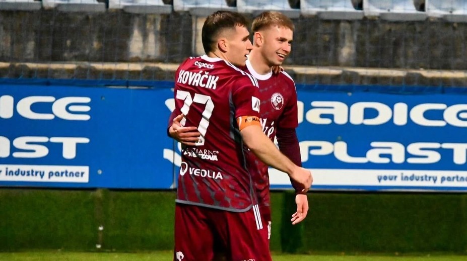 VIDEO: Ruka na Zemplíne rozvírila vášne, mala sa kopať penalta? Podbrezová rozložila oslabené Michalovce