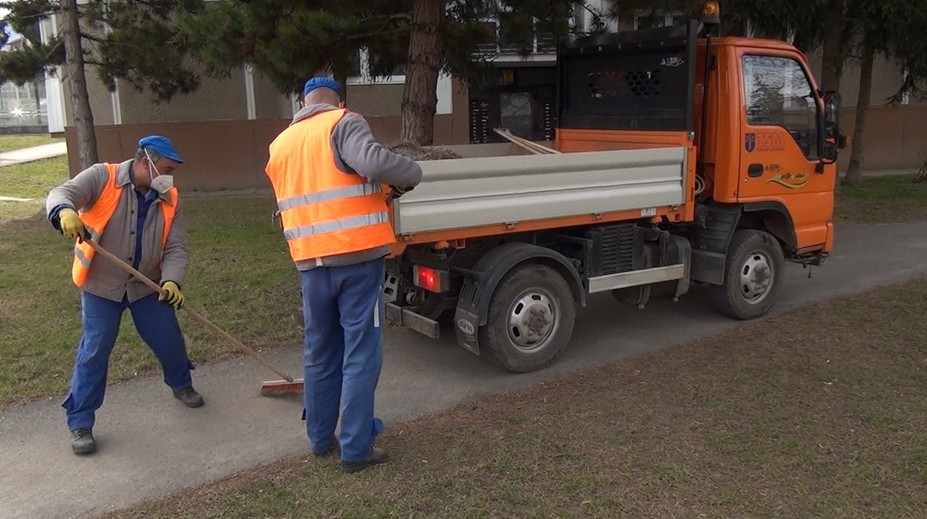 Mesto Dubnica rozbehlo spoluprácu s väznicou a zamestnalo trestancov