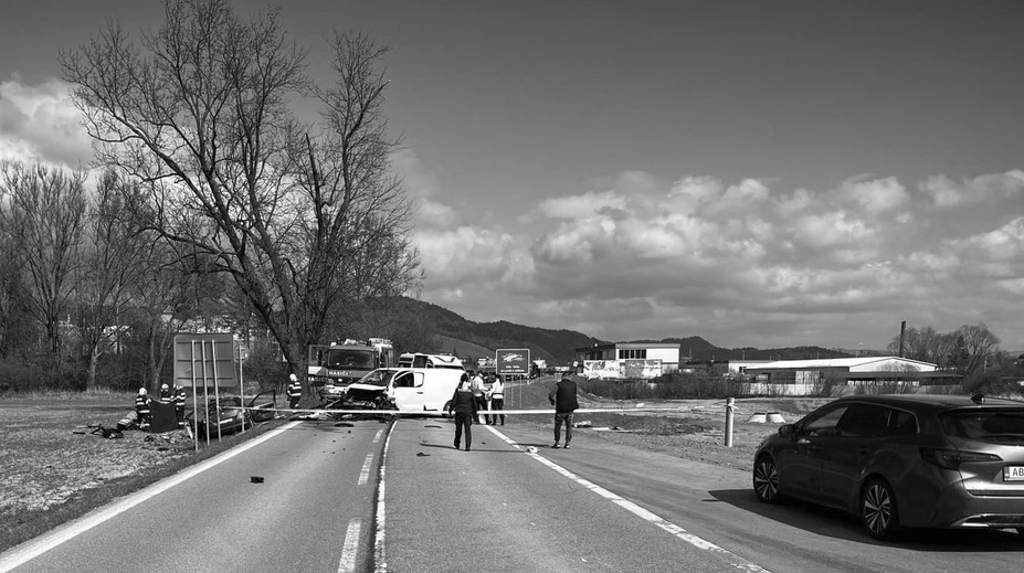 Tragická nehoda na severe Slovenska. S autom prešiel do protismeru a usmrtil 59-ročnú vodičku