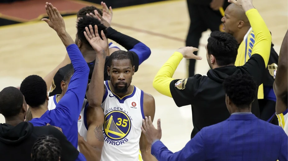 NBA: Šiesty titul pre Warriors. Najlepším hráčom sa stal Kevin Durant