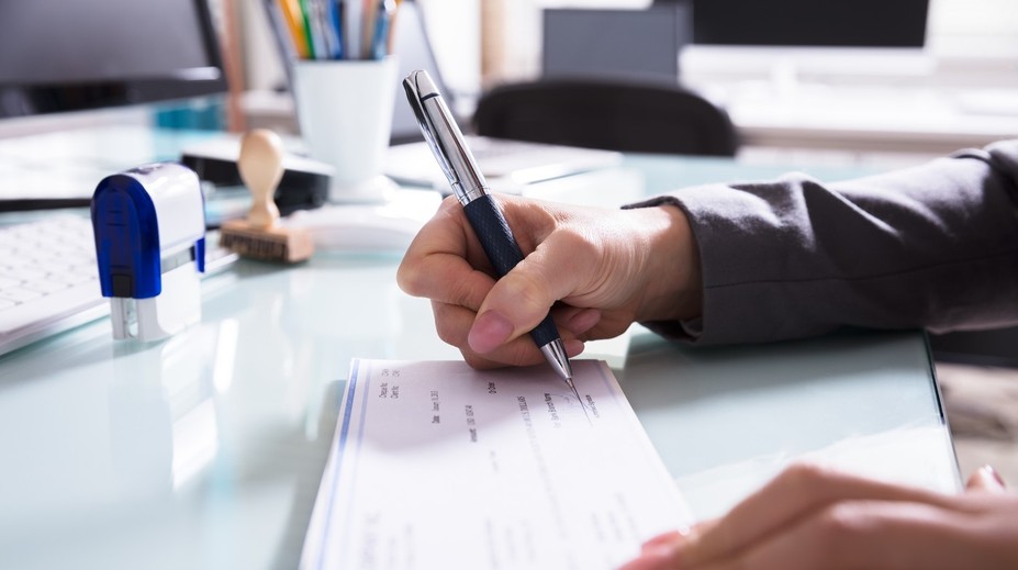 Šéfov nazvala blbcami, tak dostala výpoveď. Žene teraz súd priznal tučné odškodné