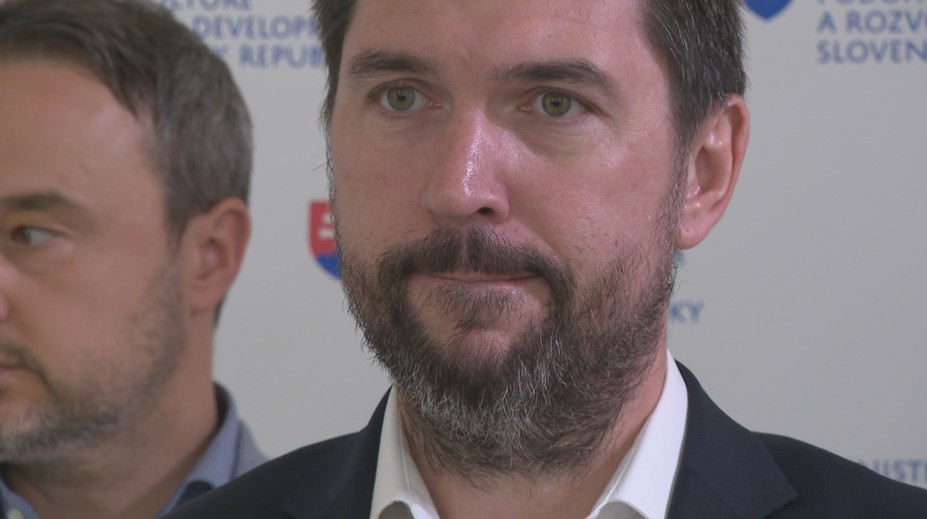 Zvuky lesa za desaťtisíc či ministerský stánok za takmer 190-tisíc. Štát minul na Agrokomplex milióny eur