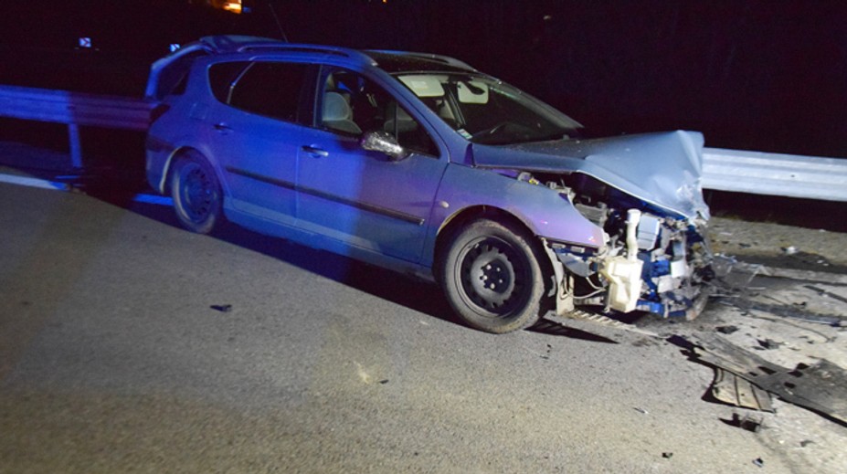 Tragická nehoda na východe. Mladík (†34) nezvládol zákrutu, jeho auto sa stalo neovládateľné