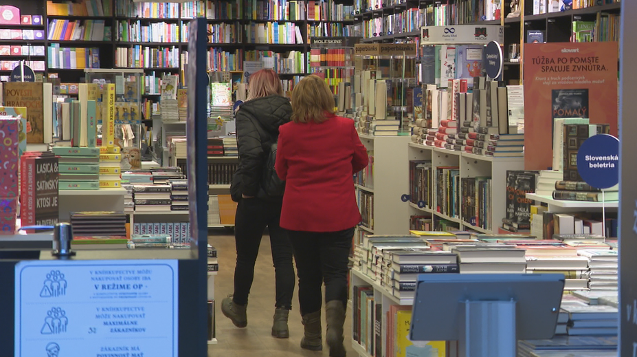 Nezaočkovaní môžu nakupovať oblečenie, spotrebnú elektroniku nie. Obchodníci to považujú za nelogické