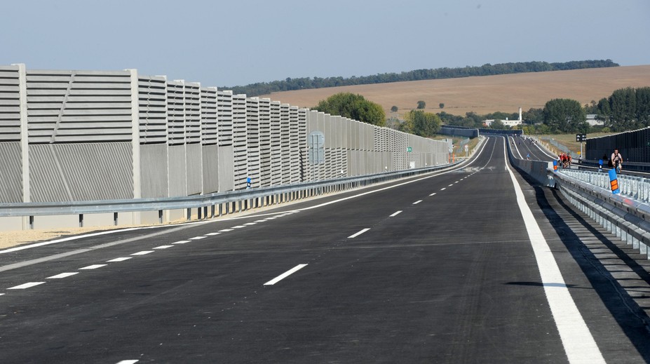 Jednu z najvyťaženejších ciest čaká oprava. Obmedzenia budú trvať niekoľko týždňov