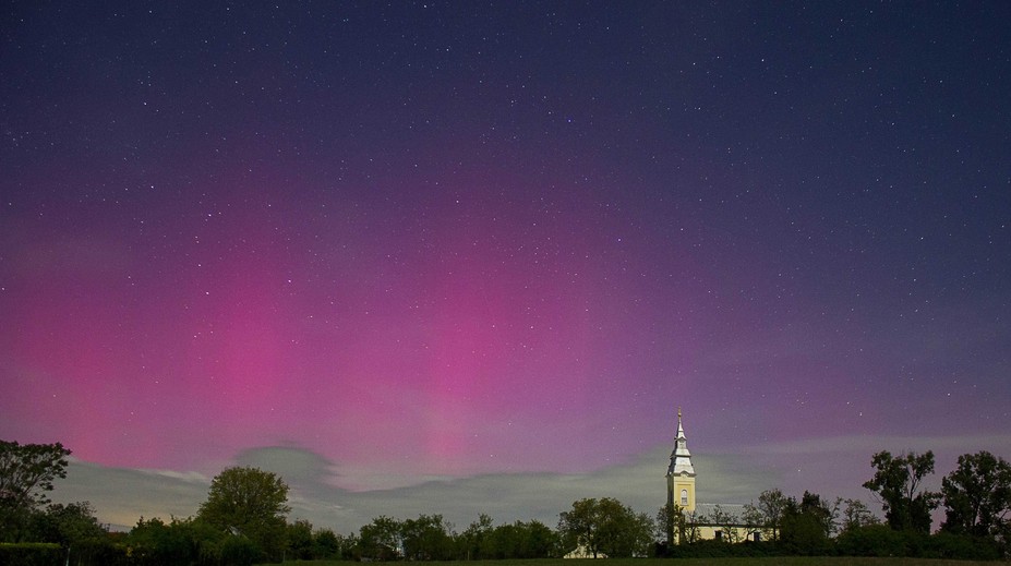 FOTO: Hotová pastva pre oči. Nad Slovenskom sa opäť objavila polárna žiara