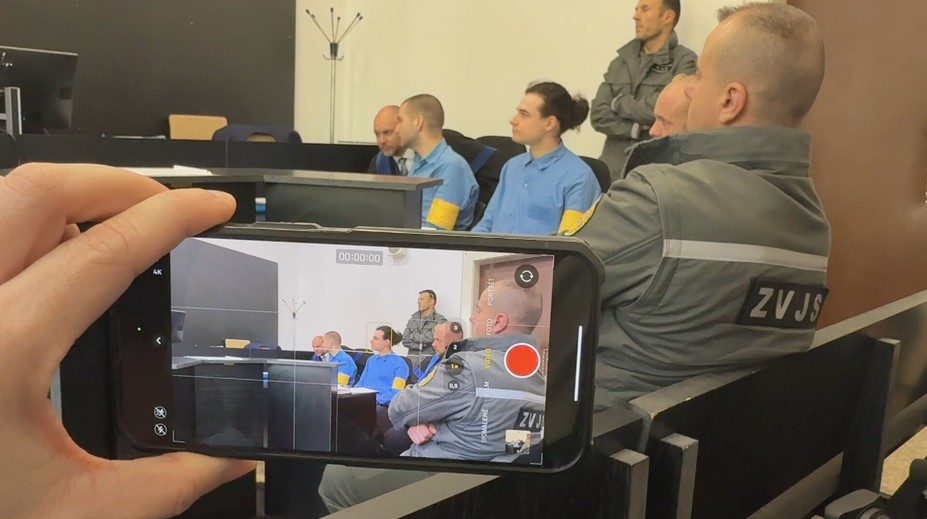 Kokaín a desaťtisíce eur v sklade STVR. Obžalovaní sa priznali