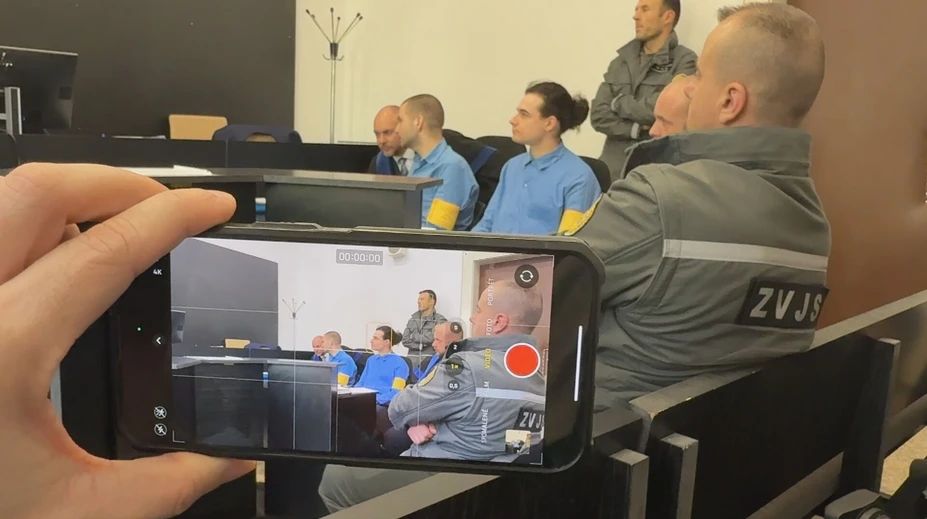 Kokaín a desaťtisíce eur v sklade STVR. Obžalovaní sa priznali