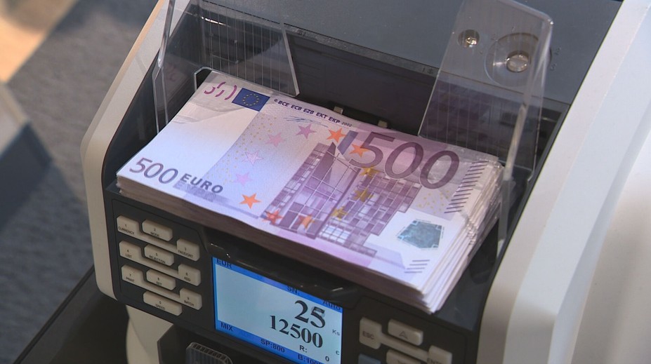 Po zvyšok roka ideme na sekeru. Štátu sa minuli peniaze z daní a odvodov