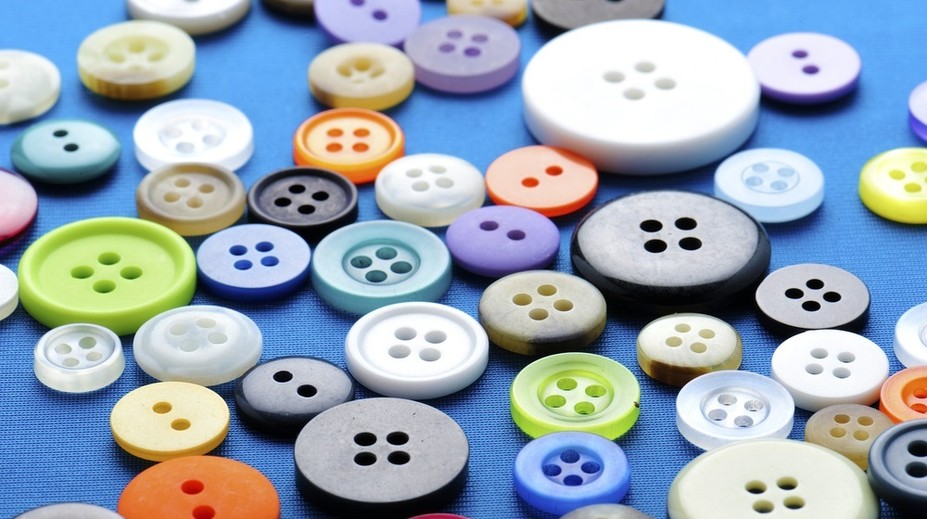 Pán Ján má netradičného koníčka. Tipnete si, koľko gombíkov zozbieral za štyri roky?