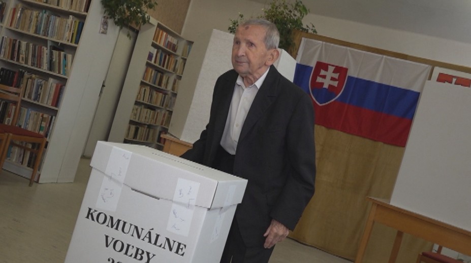 Pán Imrich pred týždňom oslávil 100. narodeniny, dnes si zaspomínal, ako sa volilo kedysi