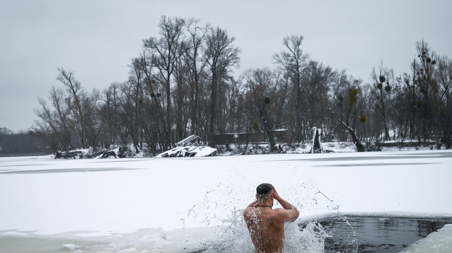 Smrteľná výzva na zamrznutom rybníku: Muž zaplatil životom za pokus o virálne video, všetko si natáčal