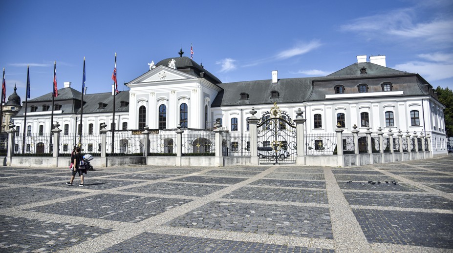 Prezidentský palác zostal bez čestnej stráže. Má to svoj dôvod