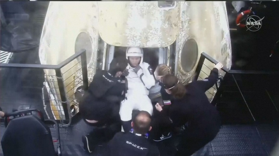 Uviaznutí astronauti boli vo vesmíre dlhšie, než sa plánovalo. Priznali, že ich zdravie dostalo zabrať