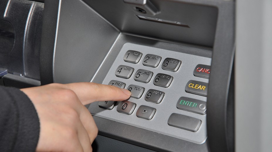 Dobrovoľný hasič čakal na podporu. Odrazu mu na účte pribudli milióny