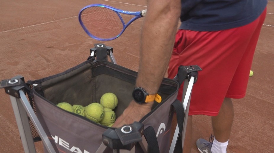 Trénera obžalovaného zo zneužívania 12-ročnej tenistky súd oslobodil. Otec verdikt neuniesol