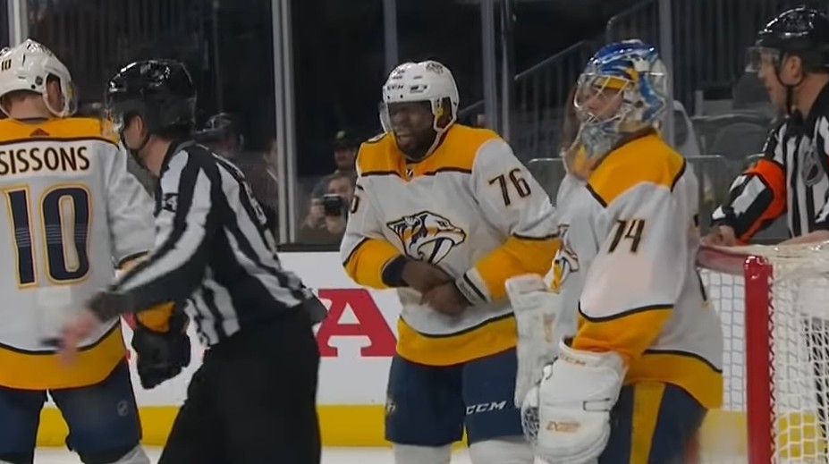 VIDEO: Hokejový Suárez? Hviezdu Nashvillu protihráč údajne pohrýzol do prsta