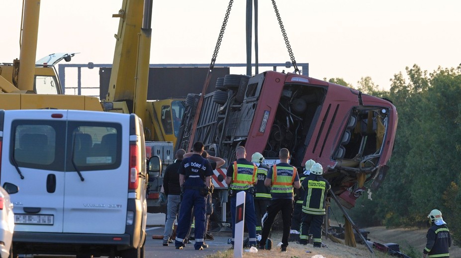 FOTO: Obrovská tragédia na maďarskej diaľnici: Pri nehode poľského autobusu zahynulo najmenej 12 ľudí