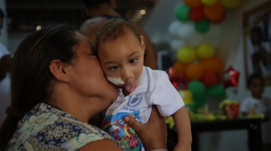 Ako vyzerajú deti narodené s vírusom Zika po roku? Pohľad na ne láme srdce
