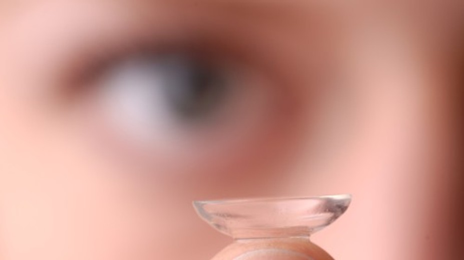 Začervenanie a bolesť oka nemusia byť banalitou. Zriedkavé ochorenie môže viesť k slepote