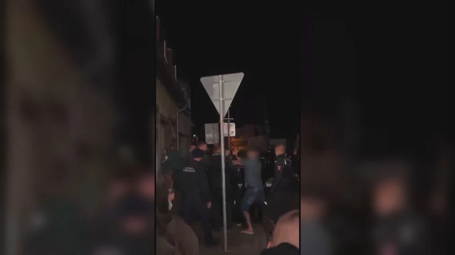 Mal upozorniť muža, aby im nemočil na fasádu domu. Michal (14) po následnom útoku skončil v nemocnici