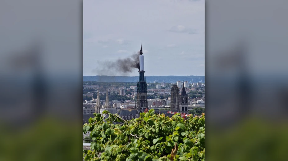 VIDEO: Horela jedna z najkrajších francúzskych katedrál. Požiar vypukol počas renovácie