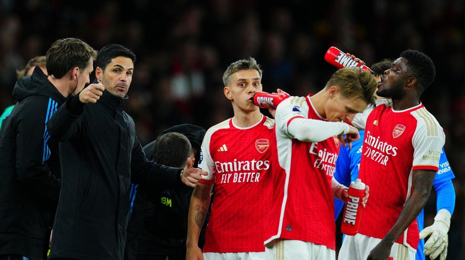 Veria mu, že konečne získa titul. Špekulovalo sa, že tréner Arsenalu skončí, teraz predĺžil kontrakt