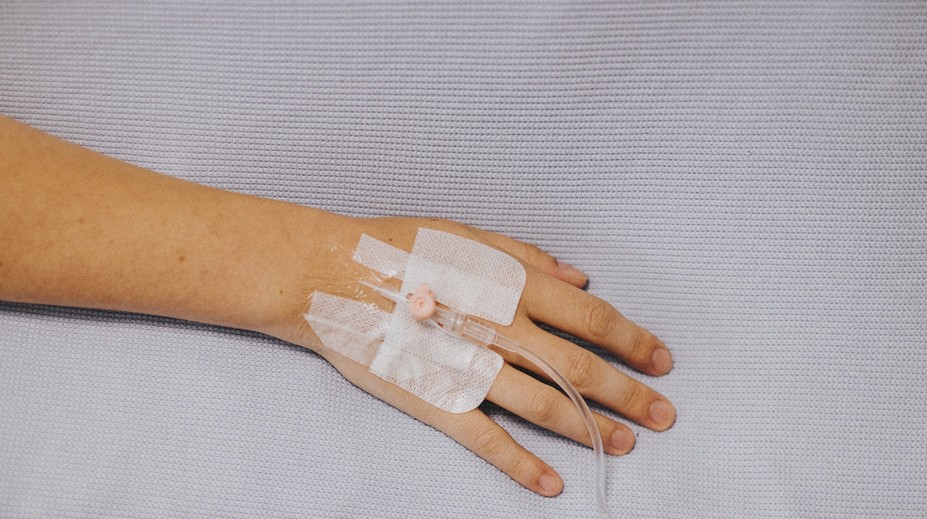 Žena rodine povedala, že ide na výlet. Dcére odovzdal kuriér jej urnu, tajne podstúpila eutanáziu