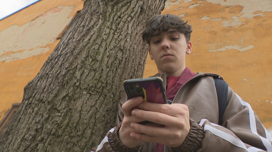 Zaľúbencov do umelej inteligencie pribúda. Aké je to zamilovať sa do niekoho, kto neexistuje?