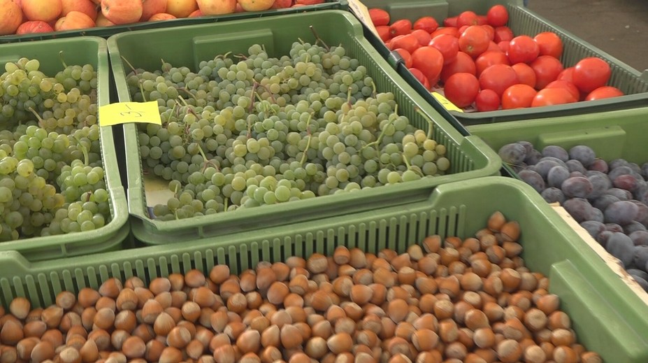 V ponuke sú stále aj paradajky či melóny. Navštívili sme trhovisko na juhu Slovenska