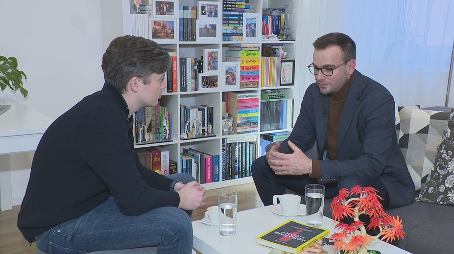 Sobáš im uznajú v 22 štátoch EÚ, no u nás sú pred úradmi cudzí ľudia. Pomôže Tiborovi s manželom prelomový rozsudok?