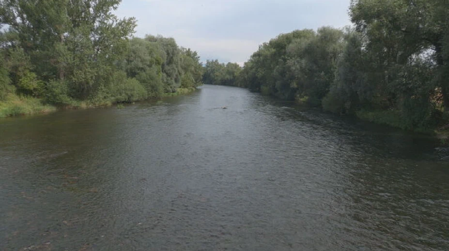Váh bojuje so suchom. Priehrady ho zatiaľ držia nad vodou