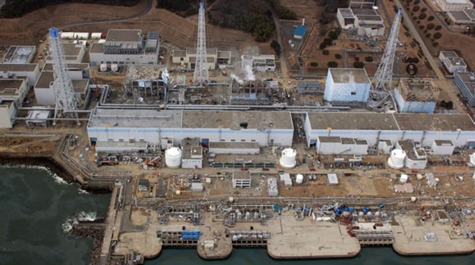 Dvoch ľudí hospitalizovali po kontakte s rádioaktívnou vodou z Fukušimy